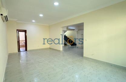 Compound - 3 - 3 for rent in Souk Al gharaffa - Al Gharrafa - Doha Compound - 3 - 3 for rent in Souk Al gharaffa - Al Gharrafa - Doha