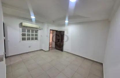 Apartment - Studio - 1 Bathroom for rent in Al Mansoura - Doha
