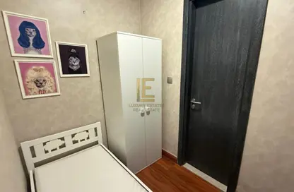 شقة - 2 غرف نوم - 4 حمامات للايجار في ريجنسي ريزيدنس فوكس هيلز 1 - الوسيل