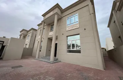 Villa - 5 Bedrooms - 7 Bathrooms for rent in Al Duhail - Al Duhail - Doha