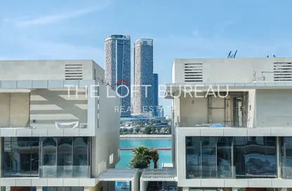 Apartment - 2 Bedrooms - 3 Bathrooms for sale in Crystal Residence - Gewan Island - The Pearl Island - Doha
