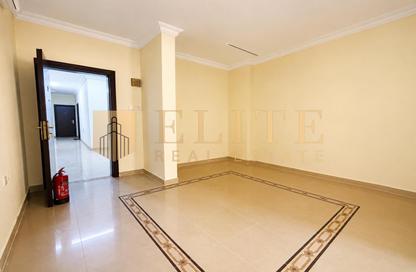 Apartment - 1 Bedroom - 1 Bathroom for rent in Umm Al Shebram Street - Fereej Abdul Aziz - Doha
