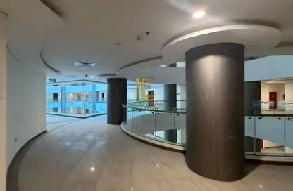 محل تجاري - استوديو - 1 حمام للايجار في ويست واك - الوعب - الدوحة