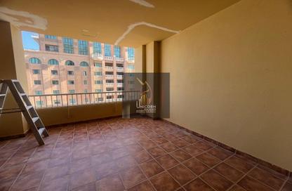 Apartment - 1 Bedroom - 2 Bathrooms for rent in West Porto Drive - Porto Arabia - The Pearl Island - Doha