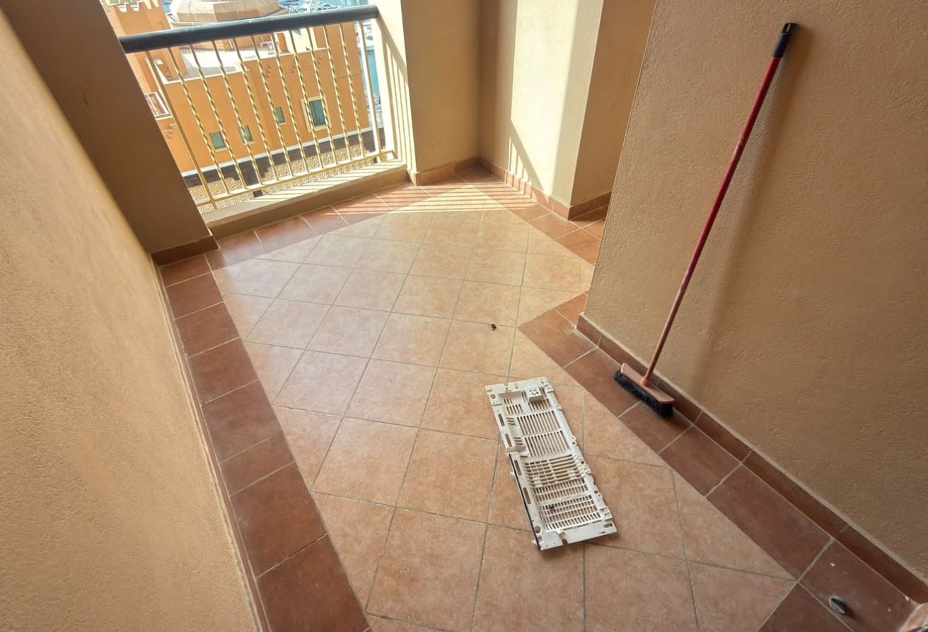 ELEGANT BIG 2 BEDROOMS FF SEAVIEW IN PEARL @14000 thumbnail 24