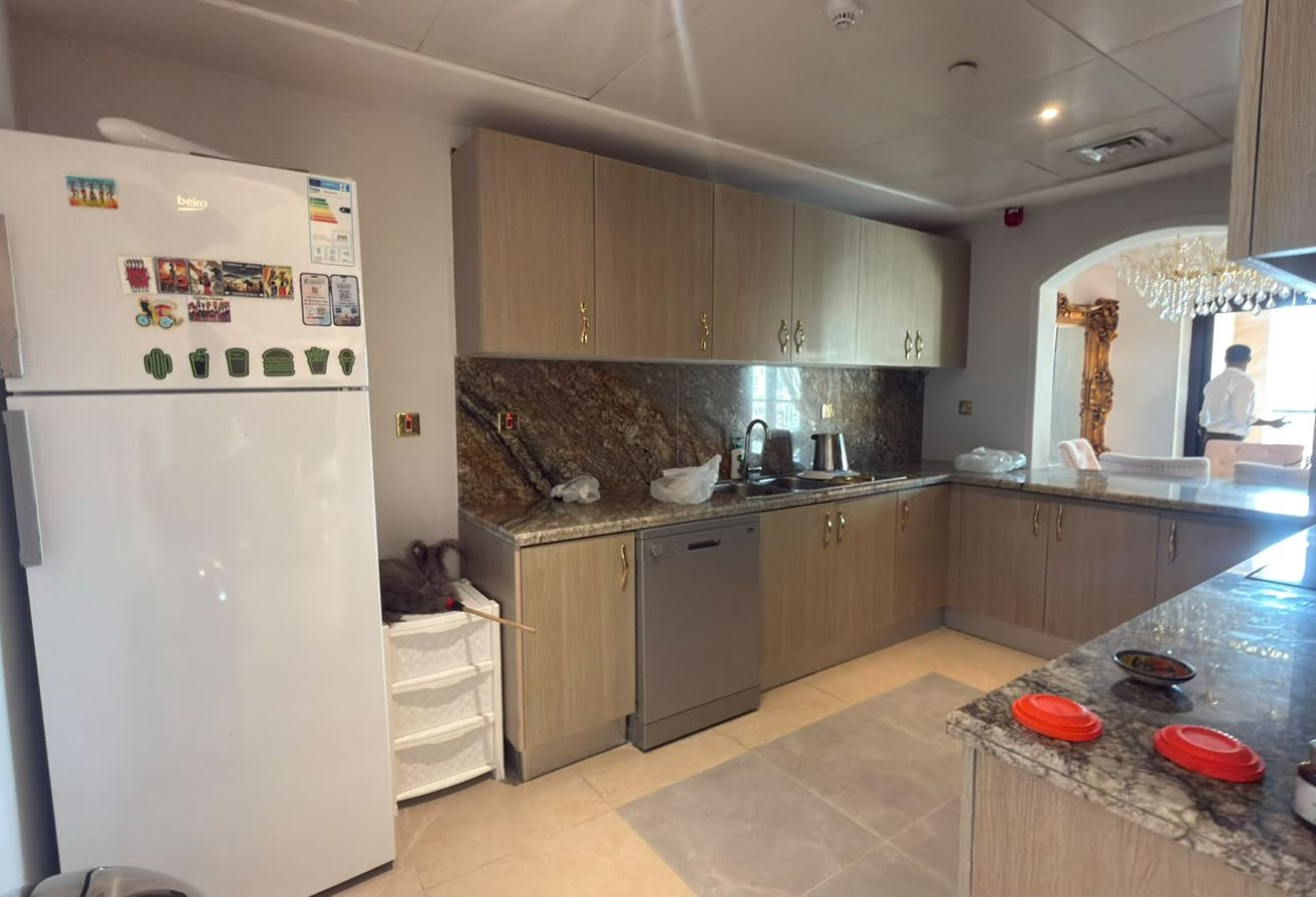 ELEGANT BIG 2 BEDROOMS FF SEAVIEW IN PEARL @14000 thumbnail 16