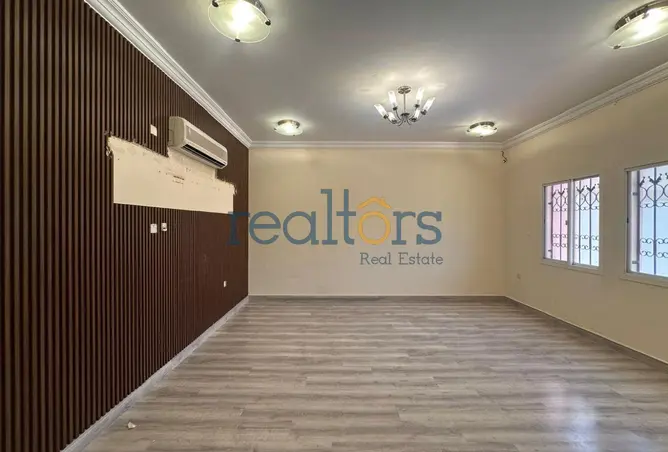 63863898 - Property Image 2
