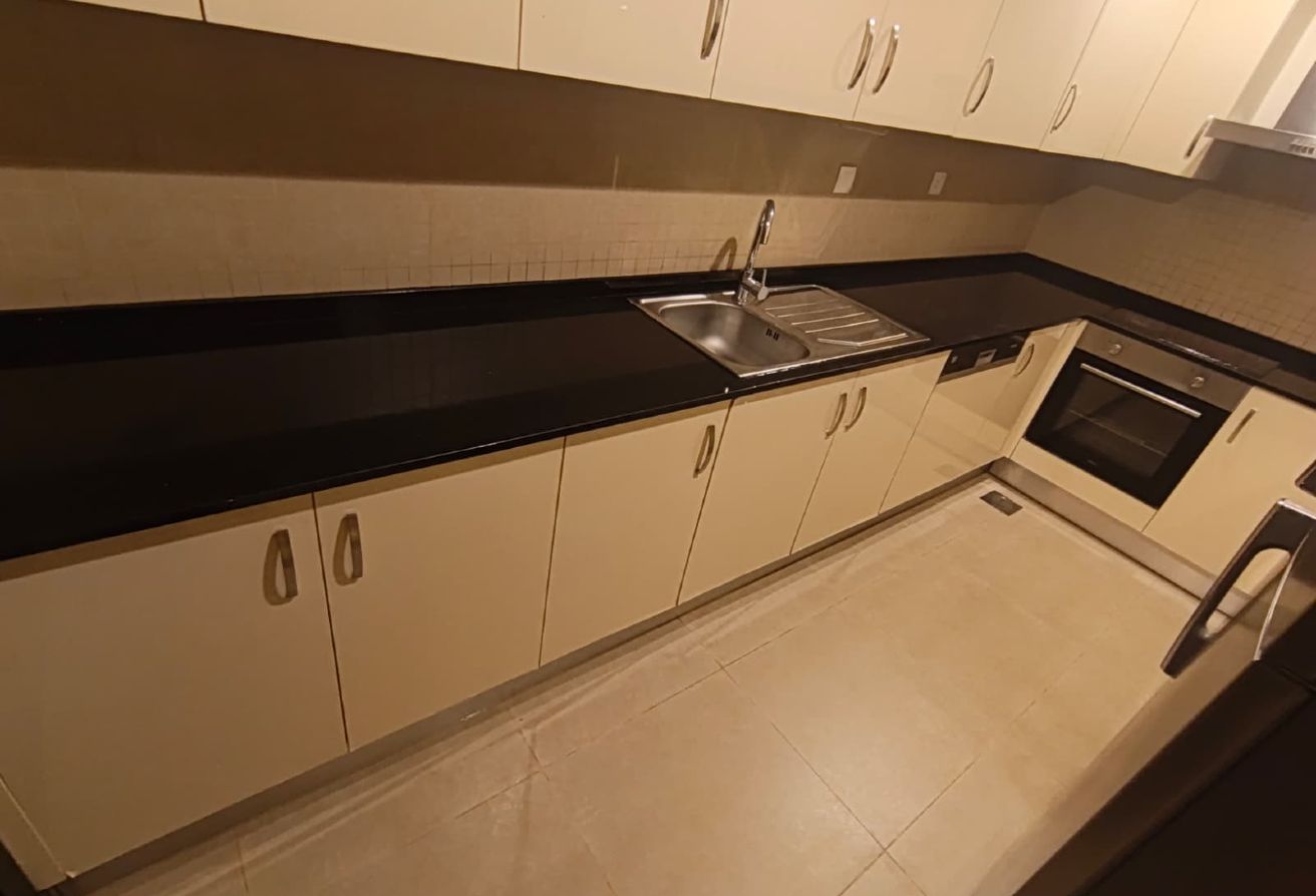 LUXURIOUS 1 BED+OFFICE APARTMENT BIG SEA VIEW thumbnail 6