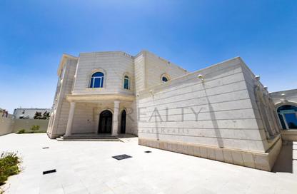 فيلا - 8 غرف نوم - 8 حمامات للبيع في Hazm Al Markhiya - الدوحة