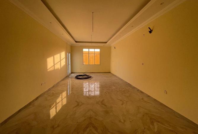 57305586 - Property Image 2