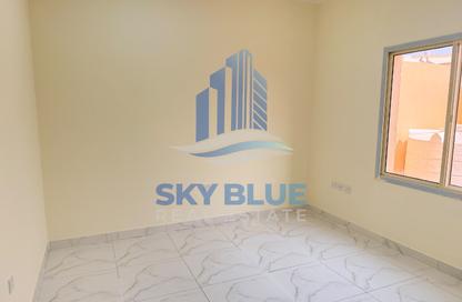 Villa - 5 - 4 for rent in Al Hanaa Street - Al Gharrafa - Doha