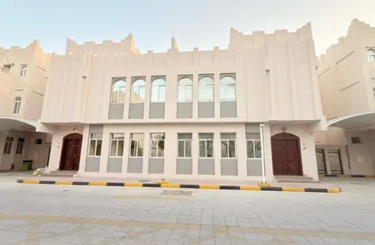 Villa - 5 Bedrooms - 6 Bathrooms for sale in Al Wukair - Al Wukair - Al Wakra