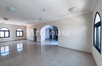 Villa - 4 Bedrooms - 5 Bathrooms for rent in Al Luqta - Al Luqta - Doha
