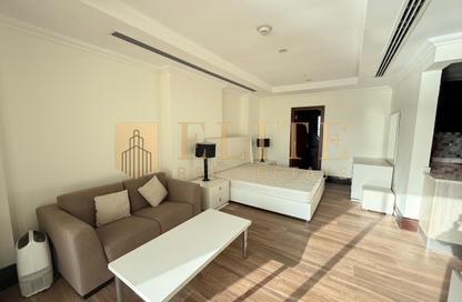 Apartment - Studio - 1 Bathroom for rent in Viva East - Viva Bahriyah - The Pearl Island - Doha