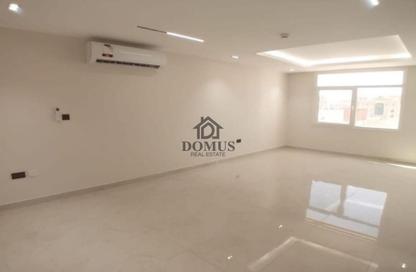 Apartment - 2 Bedrooms - 3 Bathrooms for rent in Thabit Bin Zaid Street - Al Mansoura - Doha