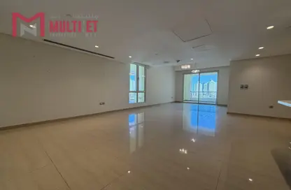 Apartment - 2 Bedrooms - 3 Bathrooms for rent in Viva East - Viva Bahriyah - The Pearl Island - Doha