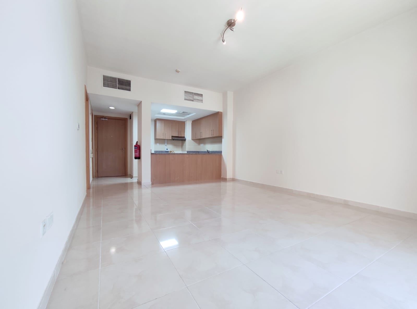COZY 1BEDROOM UN FURNISHED APARTMENT thumbnail 6