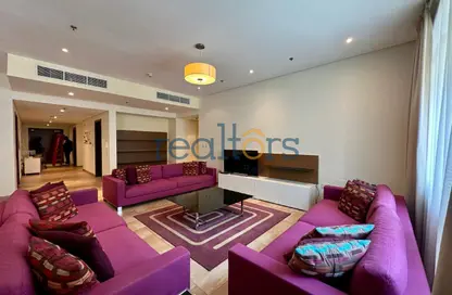 Compound - 4 Bedrooms - 5 Bathrooms for rent in Al Sadd Road - Al Sadd - Doha