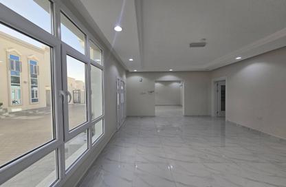 مجمع سكني - 4 غرف نوم - 4 حمامات للايجار في شارع الوعب - الوعب - الدوحة
