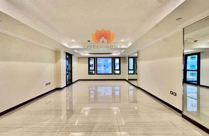 Apartment - 1 Bedroom - 2 Bathrooms for rent in East Porto Drive - Porto Arabia - The Pearl Island - Doha