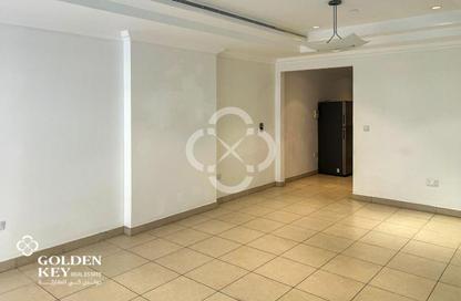 Apartment - 1 - 2 for rent in West Porto Drive - Porto Arabia - The Pearl Island - Doha Apartment - 1 - 2 for rent in West Porto Drive - Porto Arabia - The Pearl Island - Doha