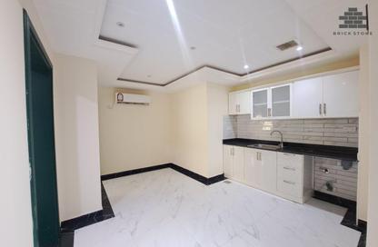 Apartment - 2 Bedrooms - 2 Bathrooms for rent in Al Mansoura - Al Mansoura - Doha