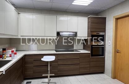 Apartment - 3 Bedrooms - 4 Bathrooms for rent in Zig Zag Tower B - Zig Zag Towers - West Bay - Doha