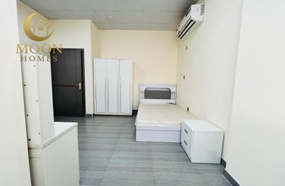 Apartment - Studio - 1 Bathroom for rent in Umm Ghwailina Comm - Umm Ghuwalina - Umm Ghuwailina - Doha