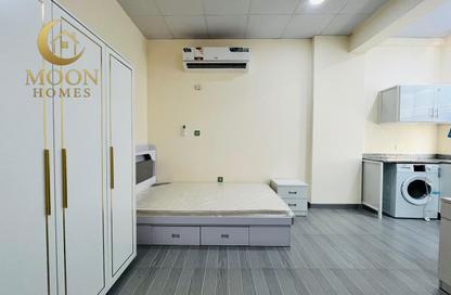 Apartment - Studio - 1 Bathroom for rent in Umm Ghwailina Comm - Umm Ghuwalina - Umm Ghuwailina - Doha