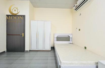 Apartment - Studio - 1 Bathroom for rent in Umm Ghwailina Comm - Umm Ghuwalina - Umm Ghuwailina - Doha