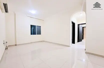 شقة - 2 غرف نوم - 2 حمامات للايجار في شارع المطار القديم - طريق المطار القديم - الدوحة