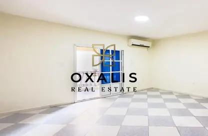 Apartment - 2 Bedrooms - 2 Bathrooms for rent in Musheireb Tower - Musheireb - Musheireb - Doha