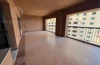 Apartment - 1 Bedroom - 2 Bathrooms for rent in East Porto Drive - Porto Arabia - The Pearl Island - Doha