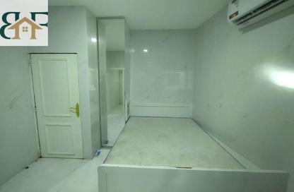 Apartment - Studio - 1 for rent in Umm Ghwailina Comm - Umm Ghuwalina - Umm Ghuwailina - Doha