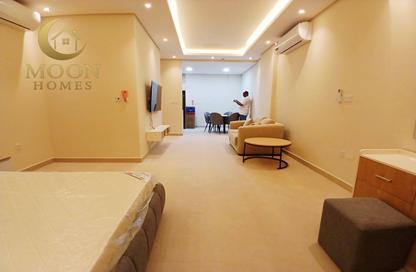 Apartment - Studio - 1 Bathroom for rent in Umm Ghuwailina 4 - Umm Ghuwailina - Doha