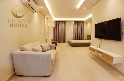 Apartment - Studio - 1 Bathroom for rent in Umm Ghuwailina 4 - Umm Ghuwailina - Doha