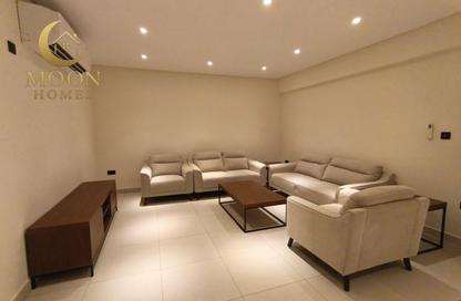 Apartment - 3 Bedrooms - 3 Bathrooms for rent in Umm Ghuwalina - Umm Ghuwailina - Doha