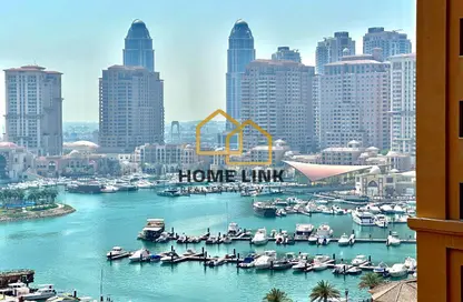 شقة - غرفة نوم - 2 حمامات للبيع في طريق بورتو الشرقي - بورتو أرابيا - جزيرة اللؤلؤة - الدوحة