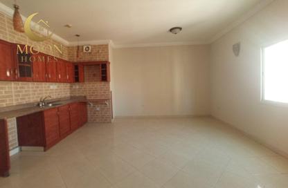 Apartment - 1 Bedroom - 1 Bathroom for rent in Umm Ghuwailina 4 - Umm Ghuwailina - Doha