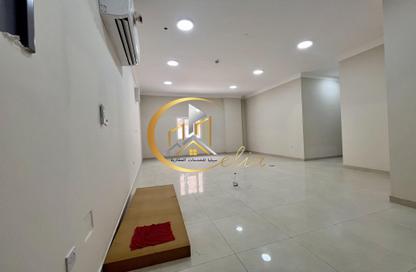Apartment - 2 Bedrooms - 3 Bathrooms for rent in Al Nasr Street - Al Nasr - Doha Apartment - 2 Bedrooms - 3 Bathrooms for rent in Al Nasr Street - Al Nasr - Doha