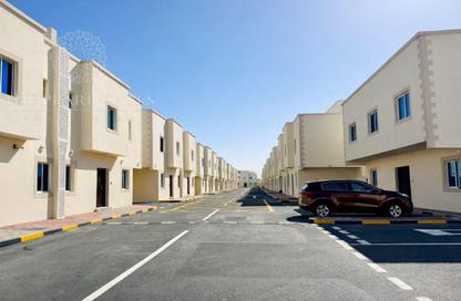 Villa - 6 Bedrooms - 6 Bathrooms for rent in Al Kheesa - Al Kheesa - Umm Salal Mohammed