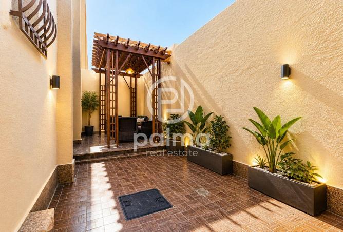 60111105 - Property Image 2