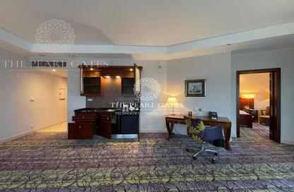 Apartment - 1 Bedroom - 2 Bathrooms for rent in West Bay Tower - West Bay - West Bay - Doha