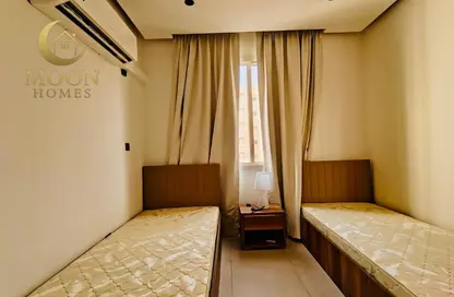 Apartment - 2 Bedrooms - 2 Bathrooms for rent in Umm Ghwailina Comm - Umm Ghuwalina - Umm Ghuwailina - Doha