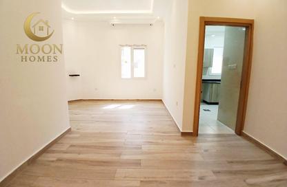 Apartment - 2 - 3 for rent in Al Mansoura - Al Mansoura - Doha