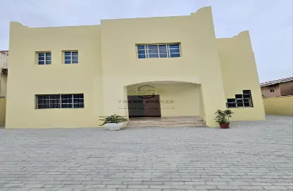 Villa - 5 Bedrooms - 5 Bathrooms for rent in Mamoura 18 - Al Maamoura - Doha