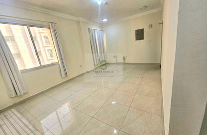 Apartment - 2 Bedrooms - 2 Bathrooms for rent in Umm Ghwailina Comm - Umm Ghuwalina - Umm Ghuwailina - Doha Apartment - 2 Bedrooms - 2 Bathrooms for rent in Umm Ghwailina Comm - Umm Ghuwalina - Umm Ghuwailina - Doha