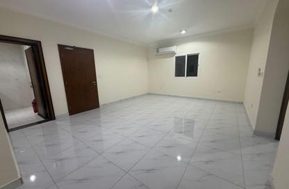 Apartment - 2 Bedrooms - 2 Bathrooms for rent in Al Wakrah - Al Wakra