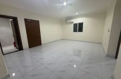 شقة - 2 غرف نوم - 2 حمامات للايجار في الوكرة - الوكرة