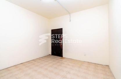 Labor Camp - Studio - 7+ for rent in Industrial Area 4 - Industrial Area - Industrial Area - Doha
